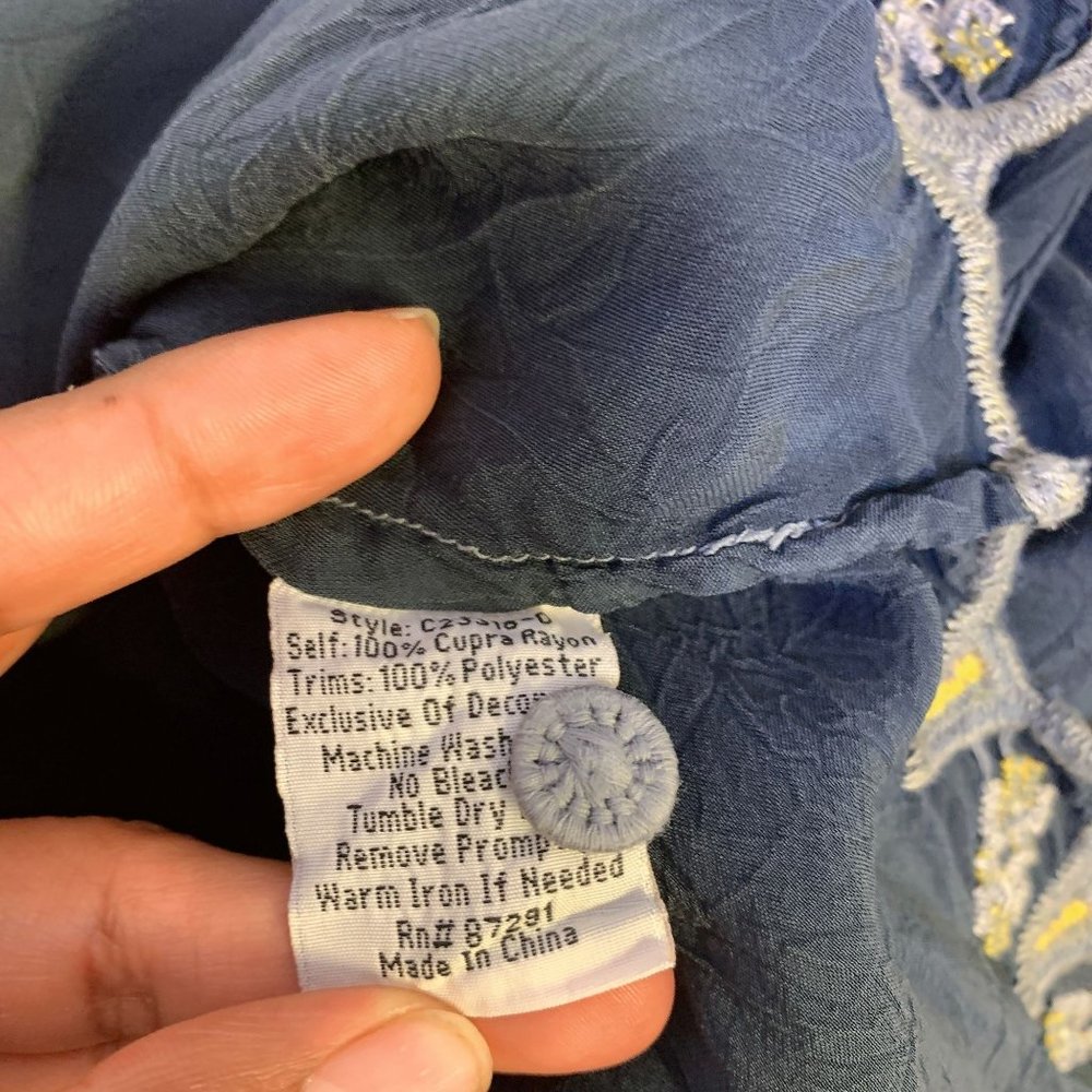 *Johnny Was Grey Silk Embroidered Blouse Small - Picture 5 of 5